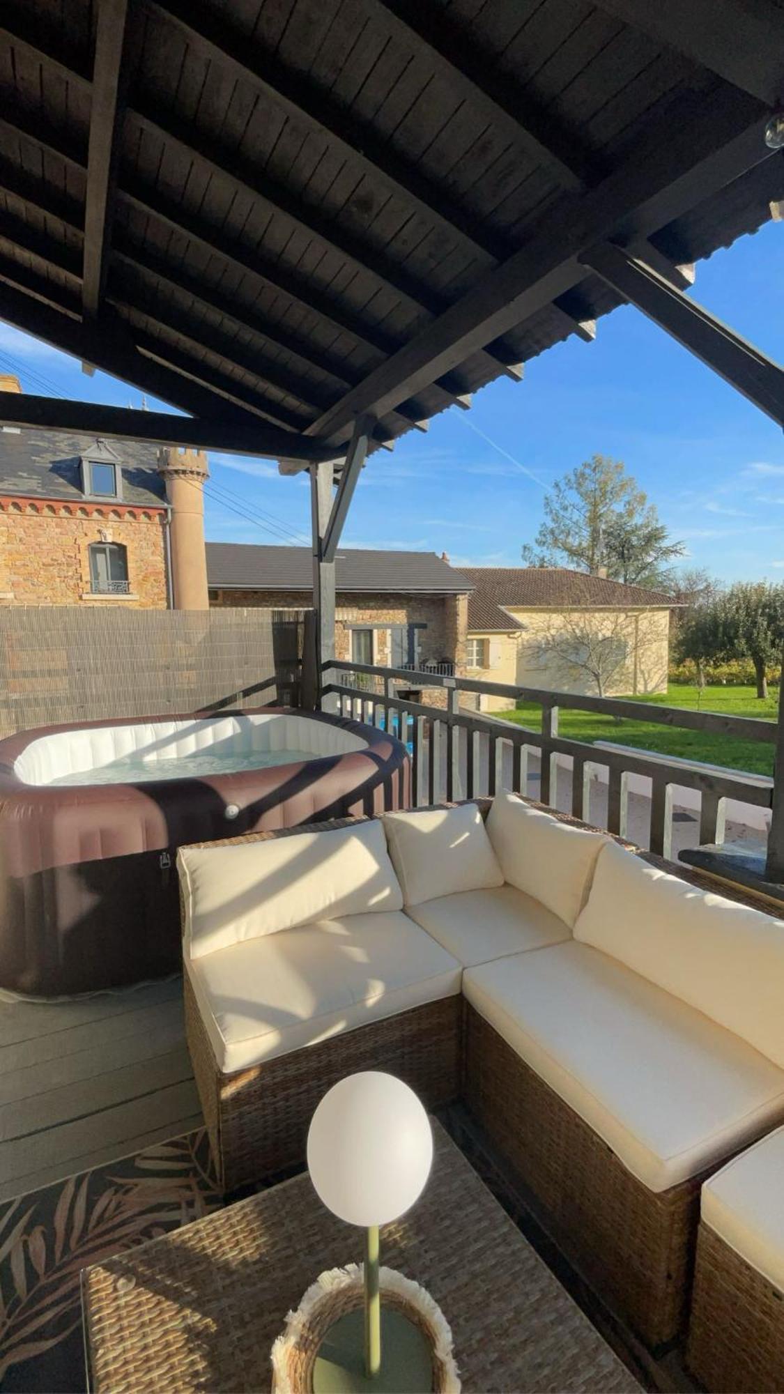 Le Petit Chateau De Sathonat - Horizon Paradis Saint-Amour-Bellevue Екстер'єр фото